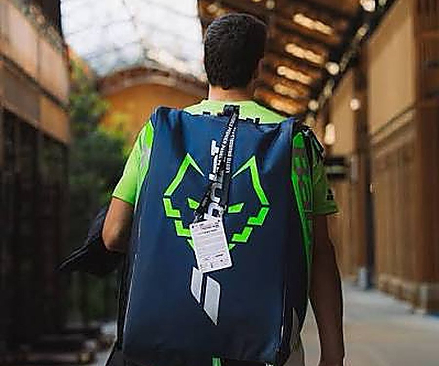 The UAE’s Padel Specialists — Rackets, Balls, Shoes & Gear